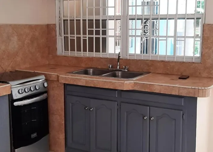Aujahba Island Getaway Guest house Montego Bay