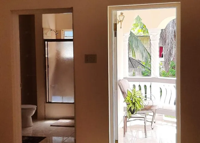 Guest house Aujahba Island Getaway *